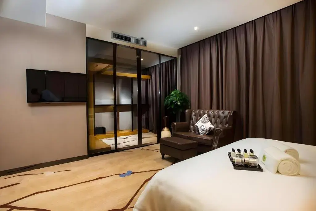 Bed in Lotus Blu Hotel Bed in Lotus Blu Hotel