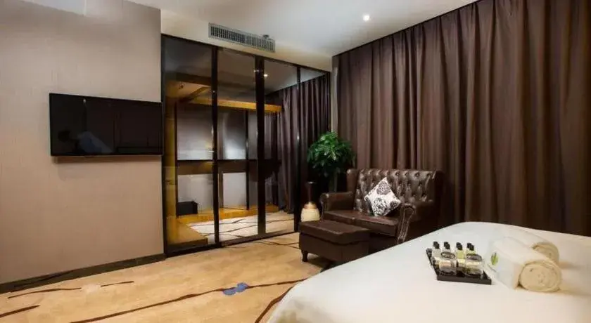 Bed in Lotus Blu Hotel Bed in Lotus Blu Hotel