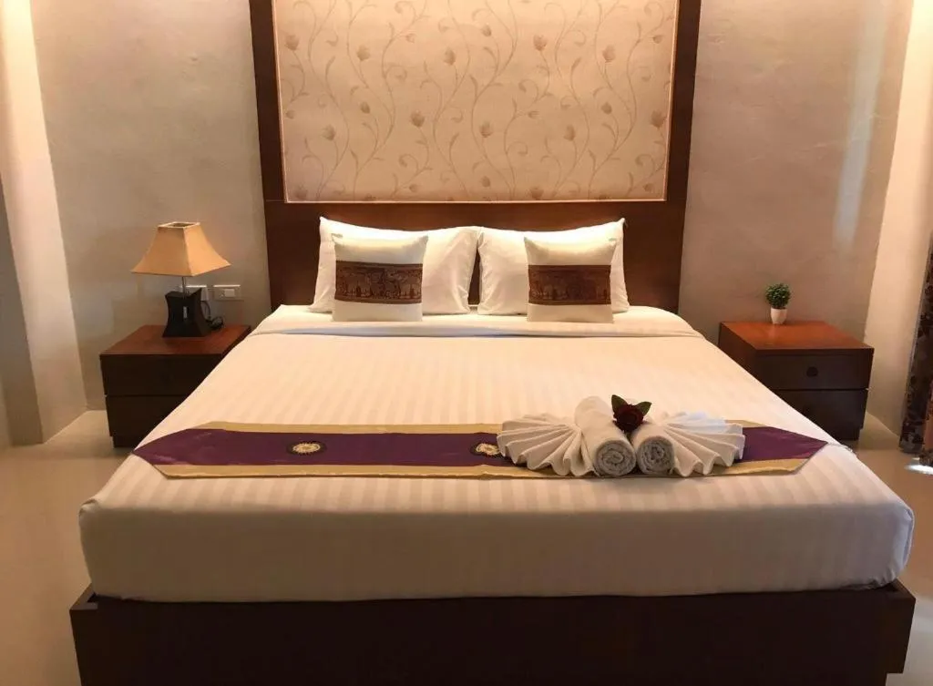 Bed in Tipparika Riverview Hotel - Adult only