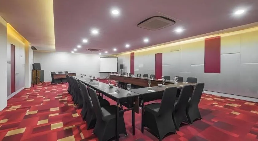Royal Bay Hotel Makassar