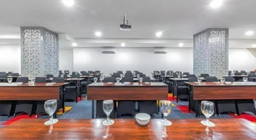 Royal Bay Hotel Makassar