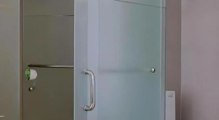 Royal Bay Hotel Makassar