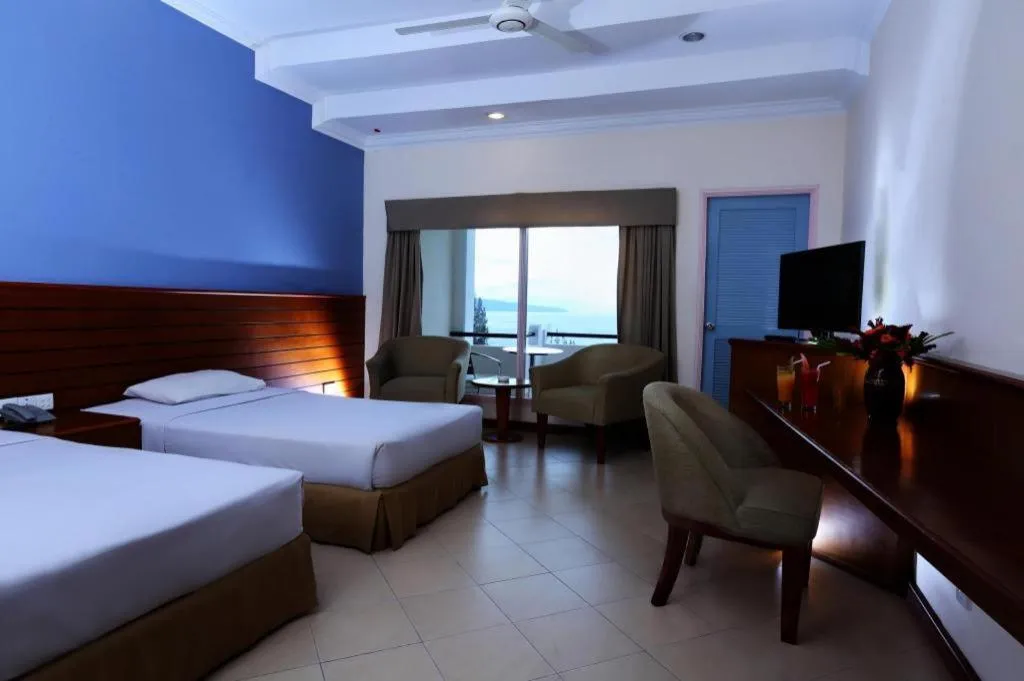 Bed in Hotel Niagara Parapat