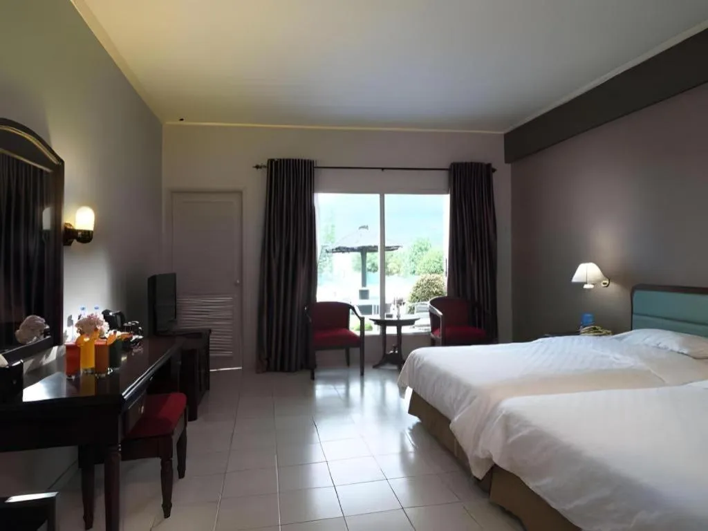 Bed in Hotel Niagara Parapat