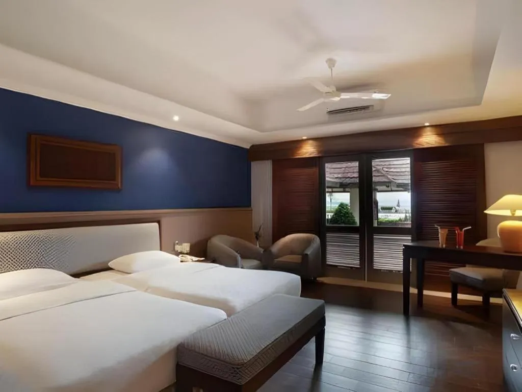 Bed in Hotel Niagara Parapat