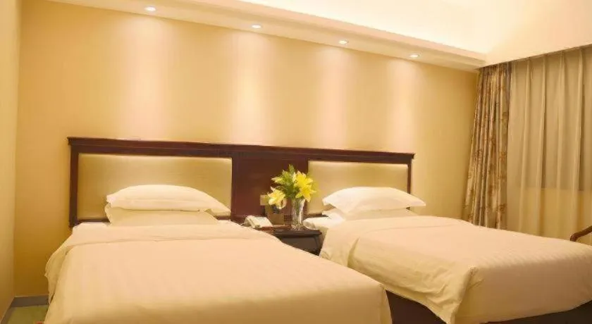 Bed in Gui Feng Hotel