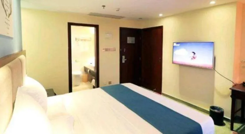 Bed in Gui Feng Hotel