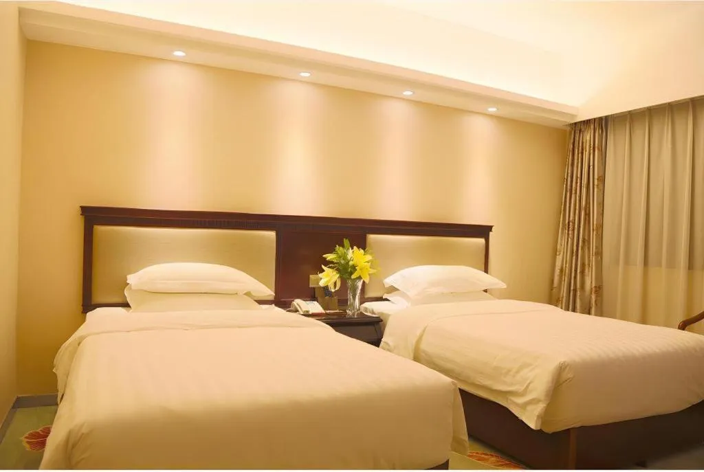 Bed in Gui Feng Hotel