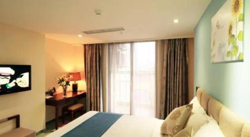 Bed in Gui Feng Hotel