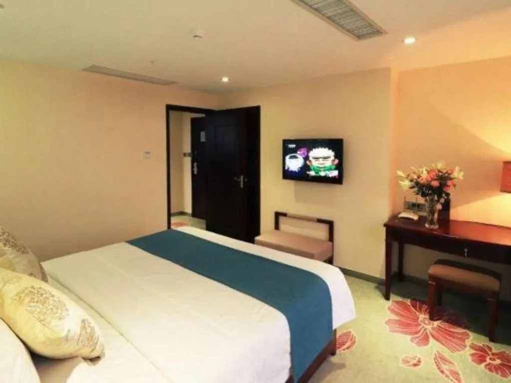 Bed in Gui Feng Hotel