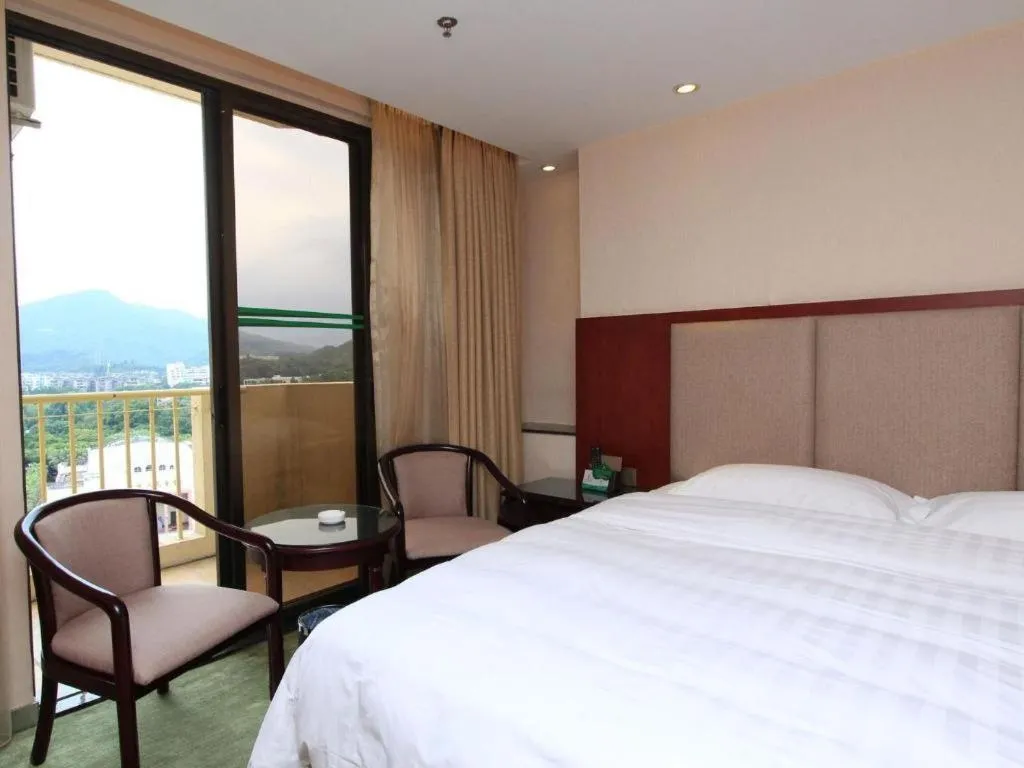 Bed in Gui Feng Hotel