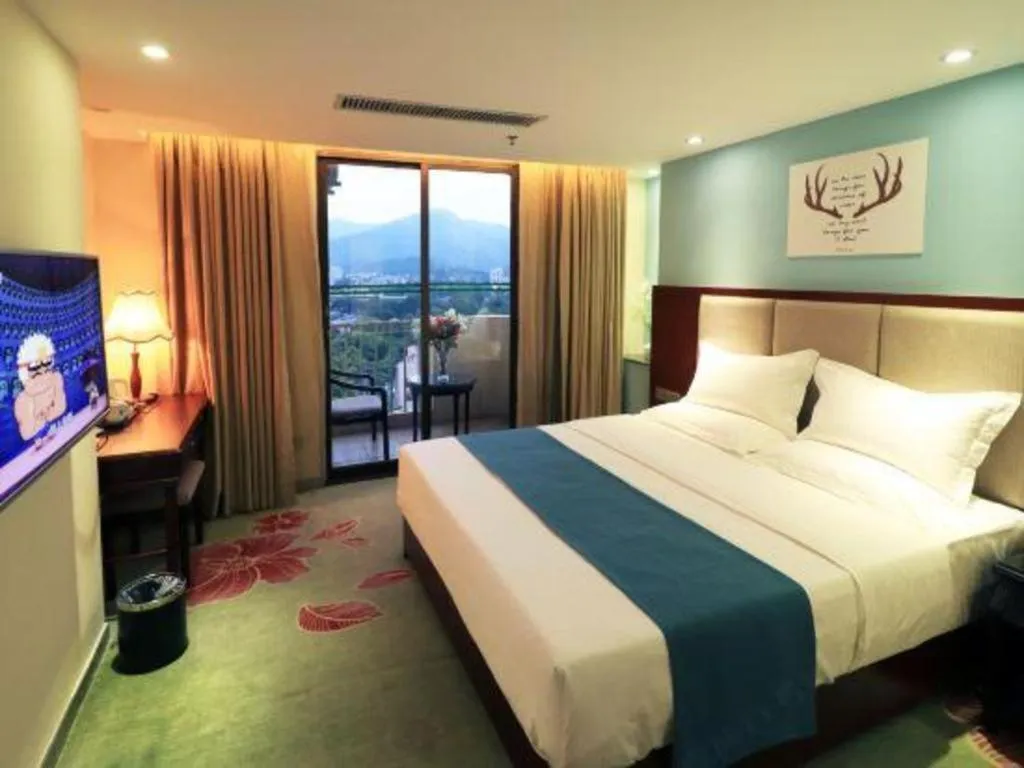 Bed in Gui Feng Hotel