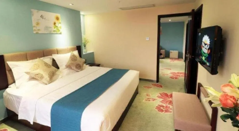 Bed in Gui Feng Hotel