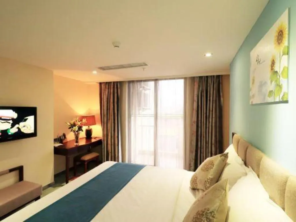 Bed in Gui Feng Hotel