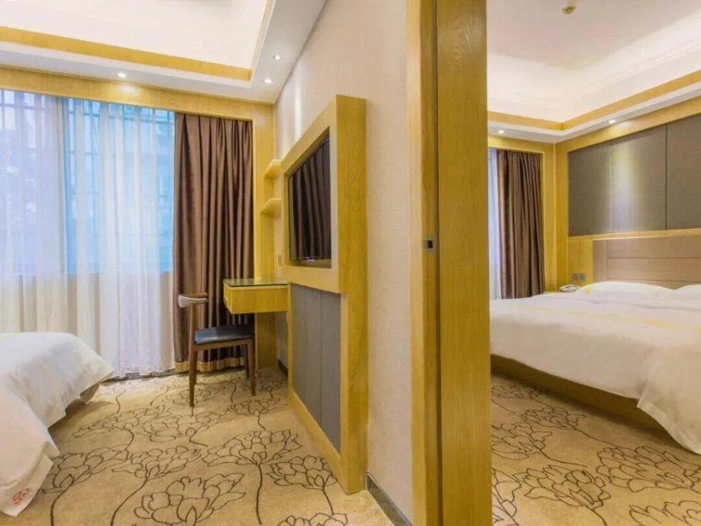 Bed in Mao Hua hotel