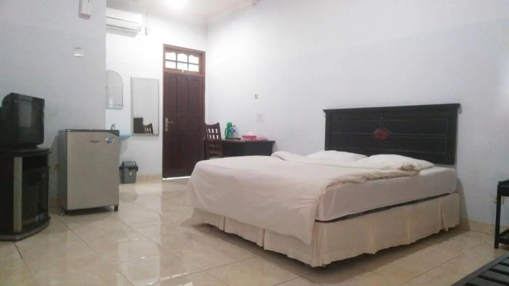 Bed in Avicenna Hotel