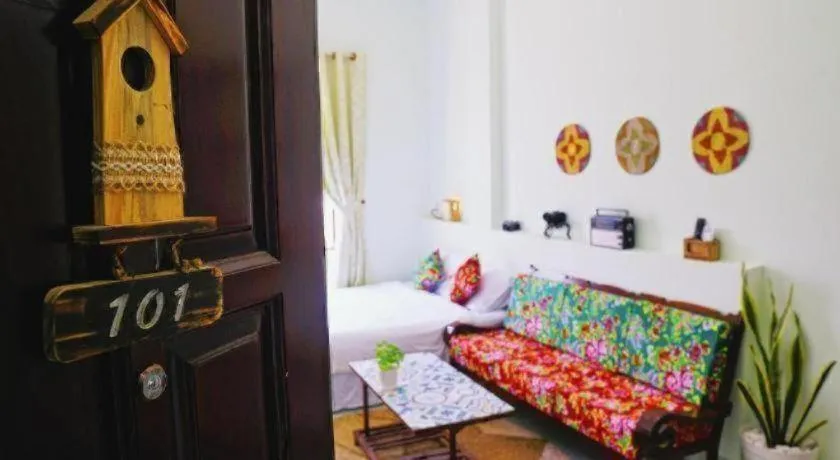 Bed in Birdnests Hotel