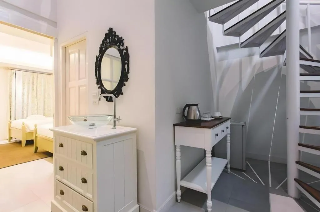 Verona Boutique Hotel - The Verona Co., Ltd