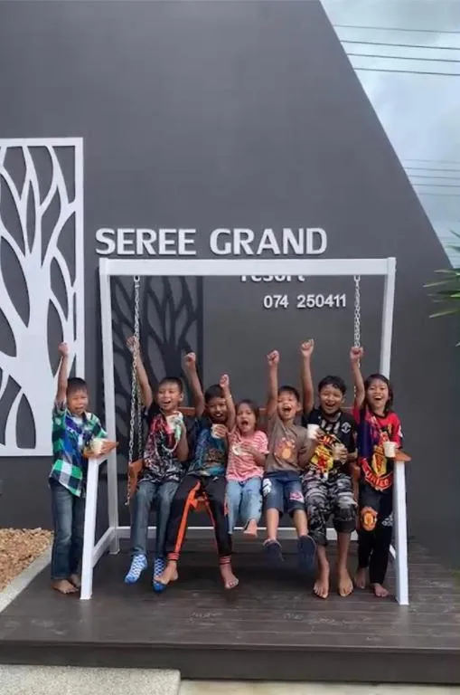 Seree Grand Resort