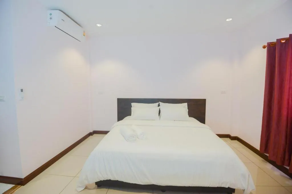 Bed in Nangrong garden home