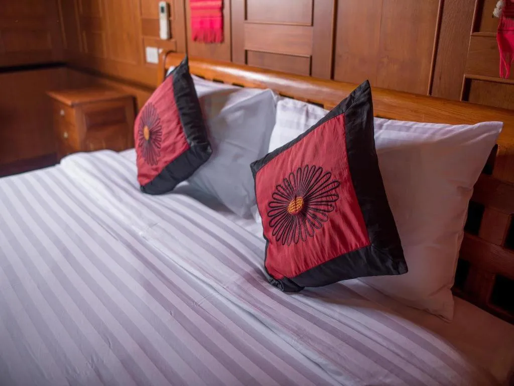 Bed in Baan Baitan Resort