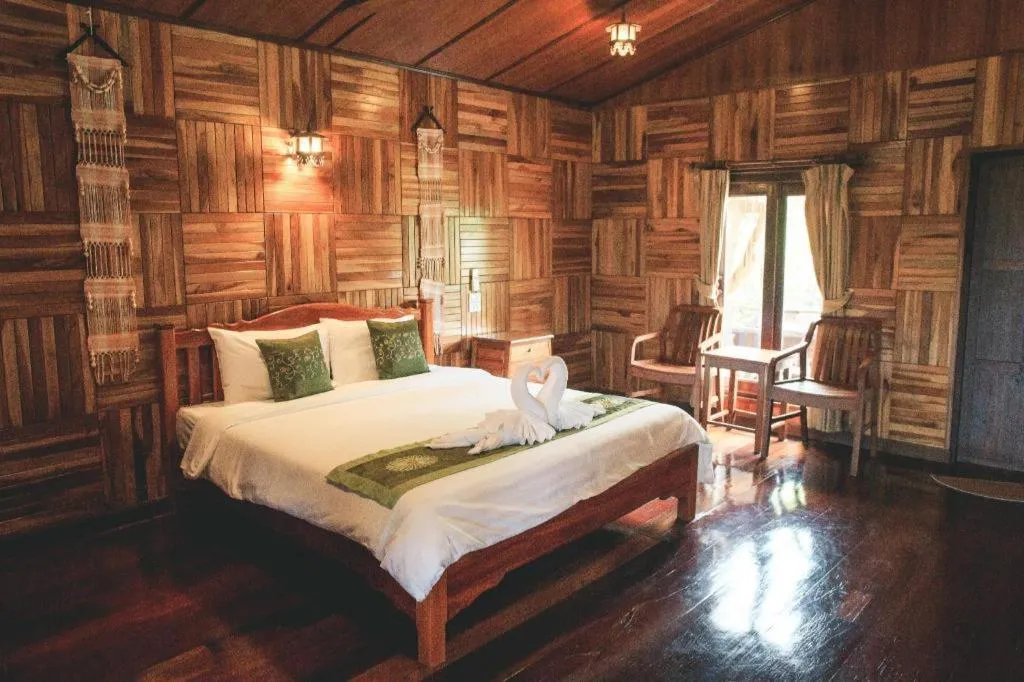 Bed in Baan Baitan Resort