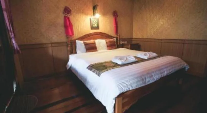 Bed in Baan Baitan Resort