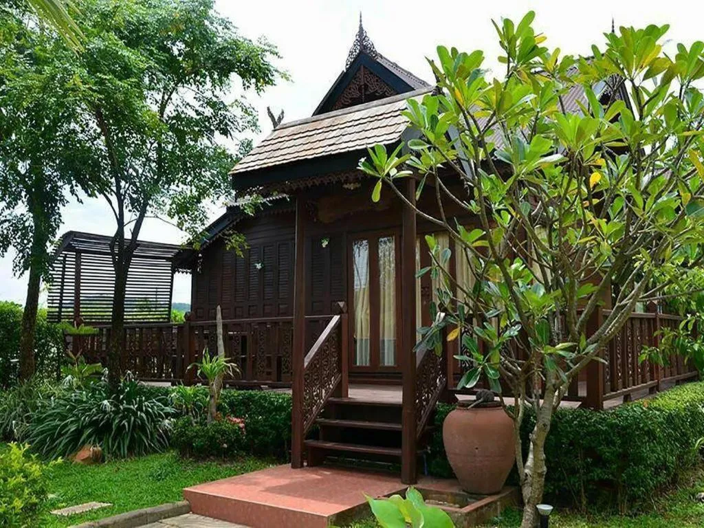 Baan Baitan Resort