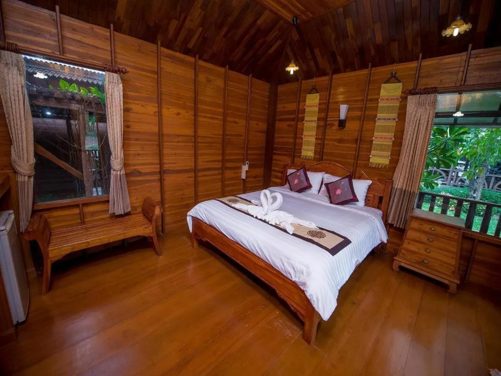 Bed in Baan Baitan Resort