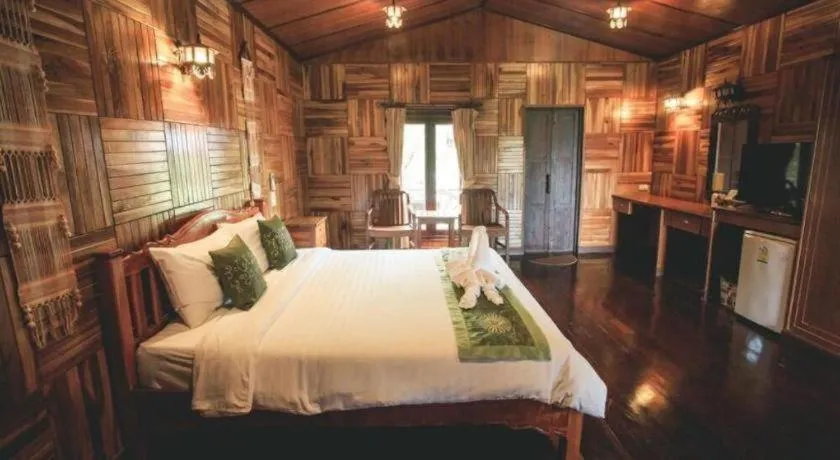 Bed in Baan Baitan Resort