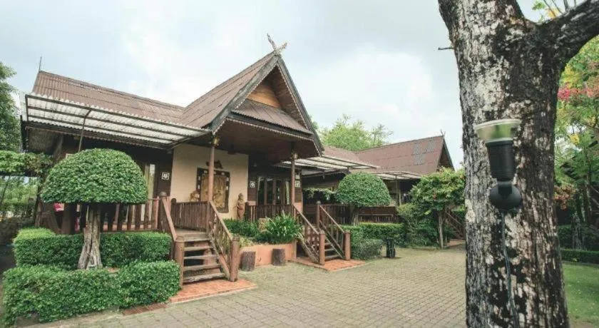 Baan Baitan Resort