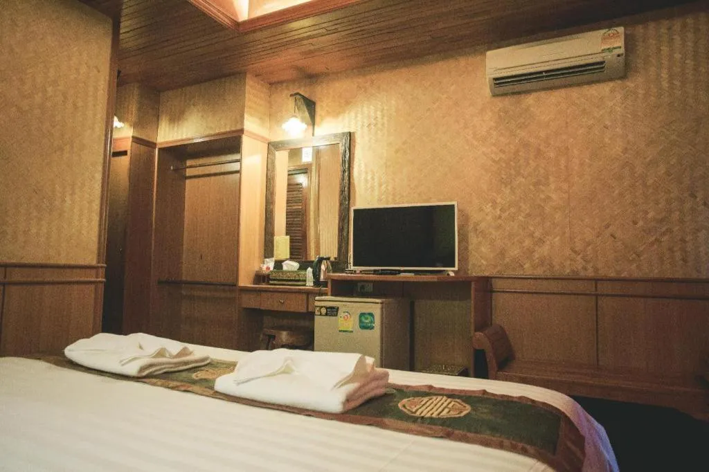 Bed in Baan Baitan Resort