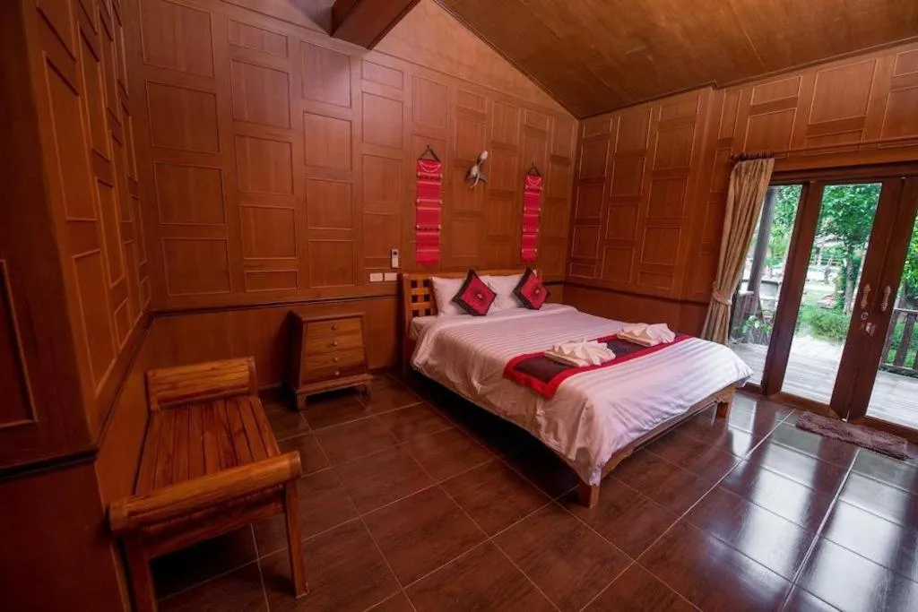 Bed in Baan Baitan Resort