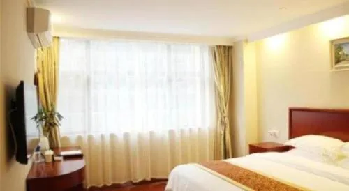 GreenTree Alliance Yichun Fengcheng Jianyi Avenue Hotel
