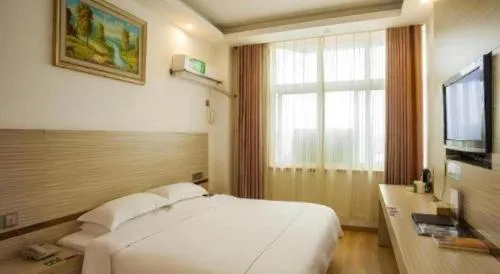 GreenTree Alliance Yichun Fengcheng Jianyi Avenue Hotel