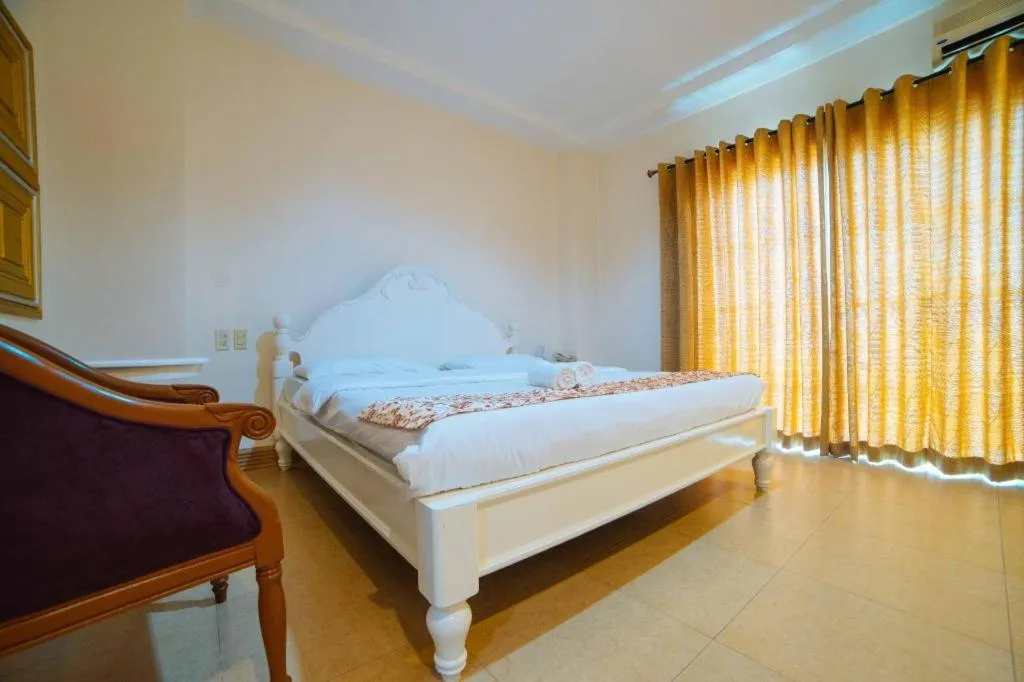 Hotel Vanna Angeles City Pampanga by RedDoorz