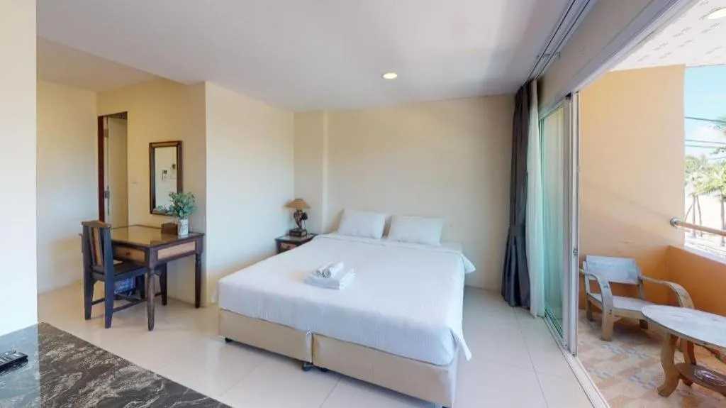 Bed in Marina Jomtien Beach