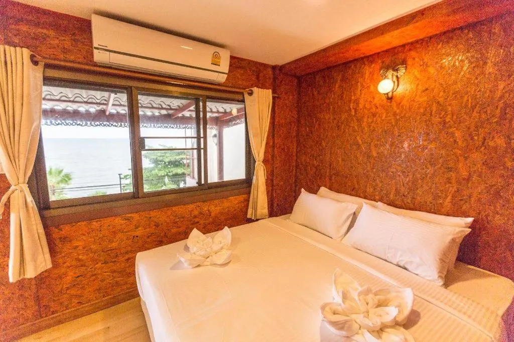 Bed in Marina Jomtien Beach