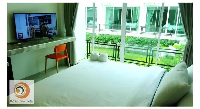 Bed in Kosit One Hotel Bed in Kosit One Hotel