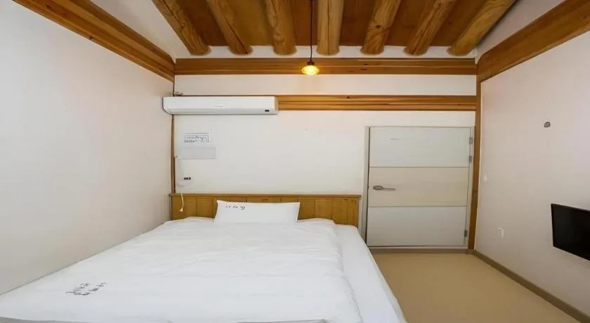 Bed in Nabijam Hanok Hotel