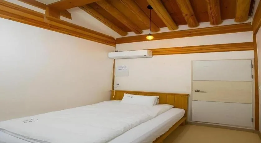 Bed in Nabijam Hanok Hotel