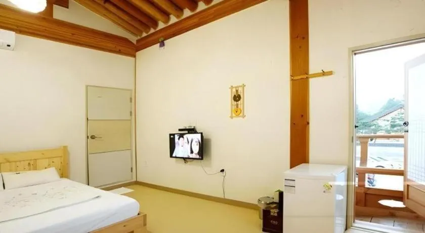 Bed in Nabijam Hanok Hotel