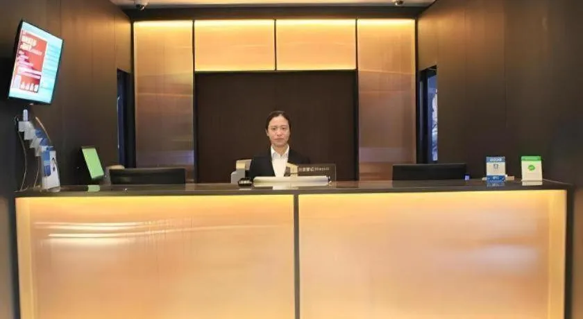 Jinjiang Inn Select Shenyang Tawan Xingshun Night Market Metro Station