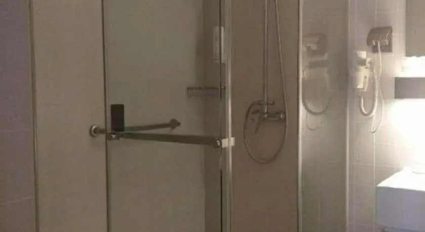 Jinjiang Inn Select Shenyang Tawan Xingshun Night Market Metro Station