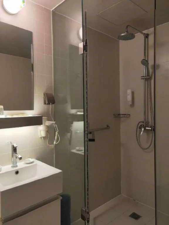 Jinjiang Inn Select Shenyang Tawan Xingshun Night Market Metro Station