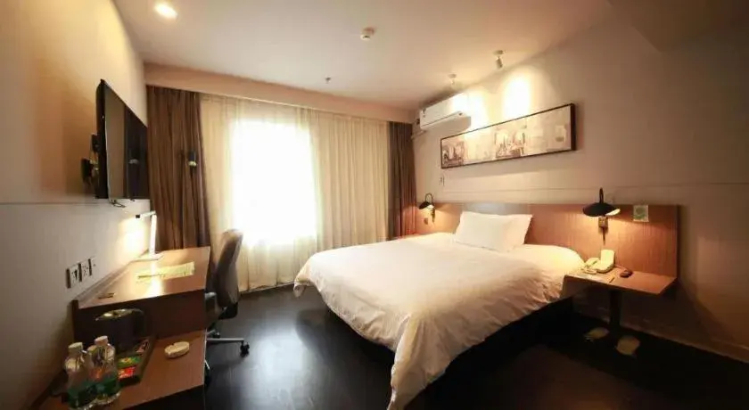 Bed in Jinjiang Inn Select Shenyang Tawan Xingshun Night Market Metro Station Bed in Jinjiang Inn Select Shenyang Tawan Xingshun Night Market Metro Station