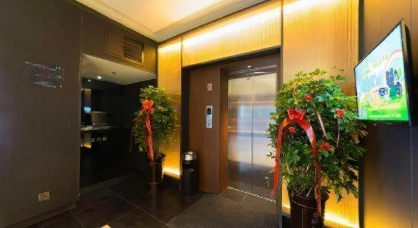 Jinjiang Inn Select Shenyang Tawan Xingshun Night Market Metro Station