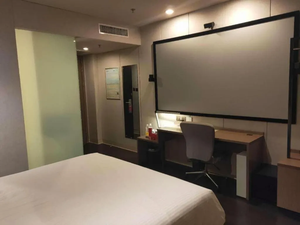 Bed in Jinjiang Inn Select Shenyang Tawan Xingshun Night Market Metro Station