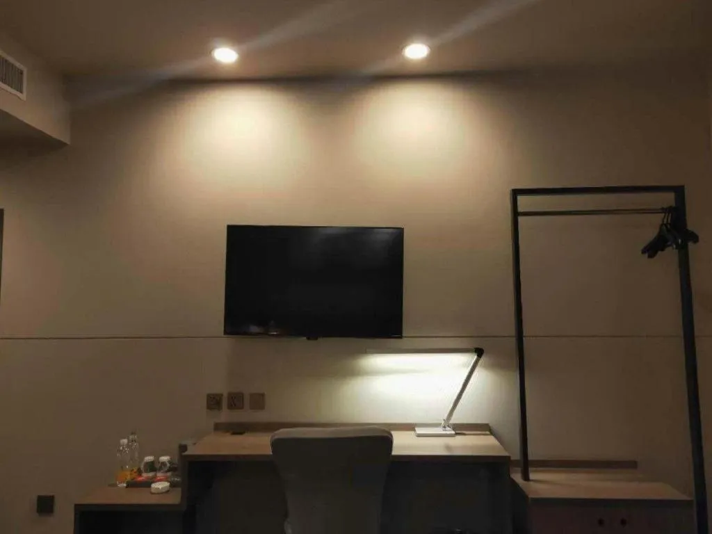 Jinjiang Inn Select Shenyang Tawan Xingshun Night Market Metro Station