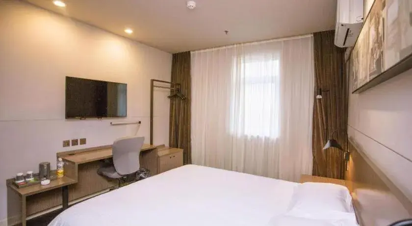 Bed in Jinjiang Inn Select Shenyang Tawan Xingshun Night Market Metro Station Bed in Jinjiang Inn Select Shenyang Tawan Xingshun Night Market Metro Station